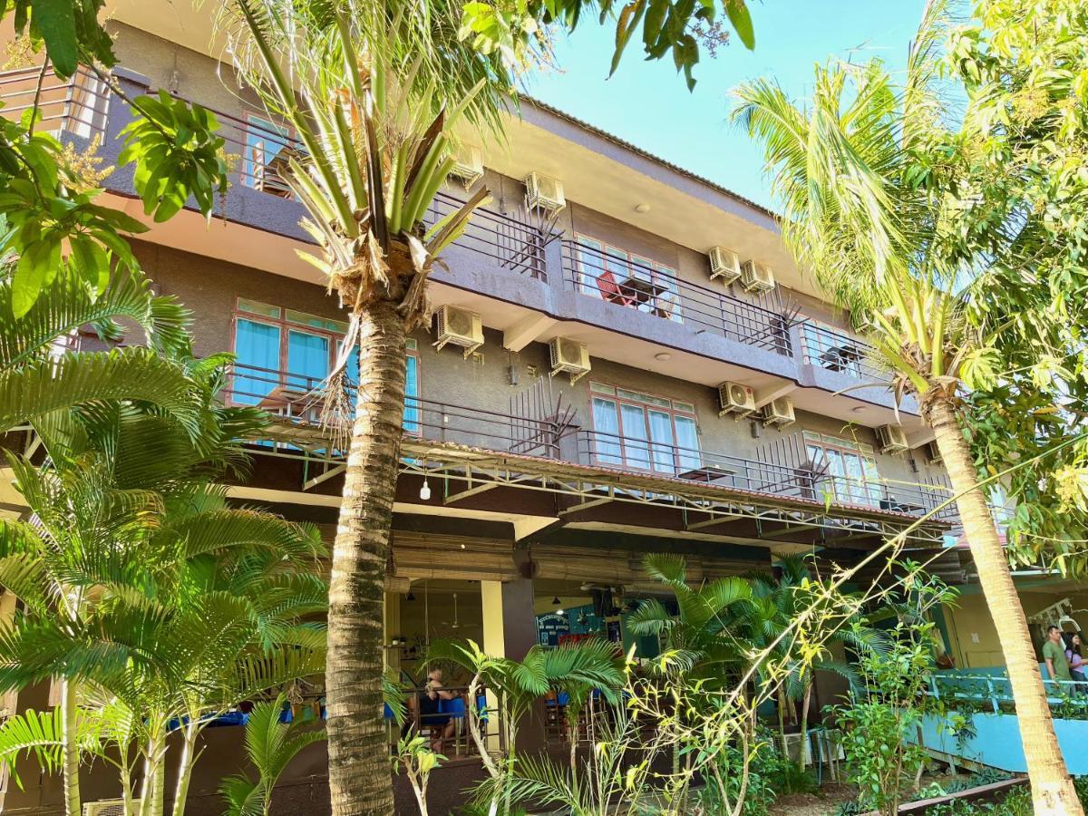 River Dolphin Hotel Kratie Exterior photo